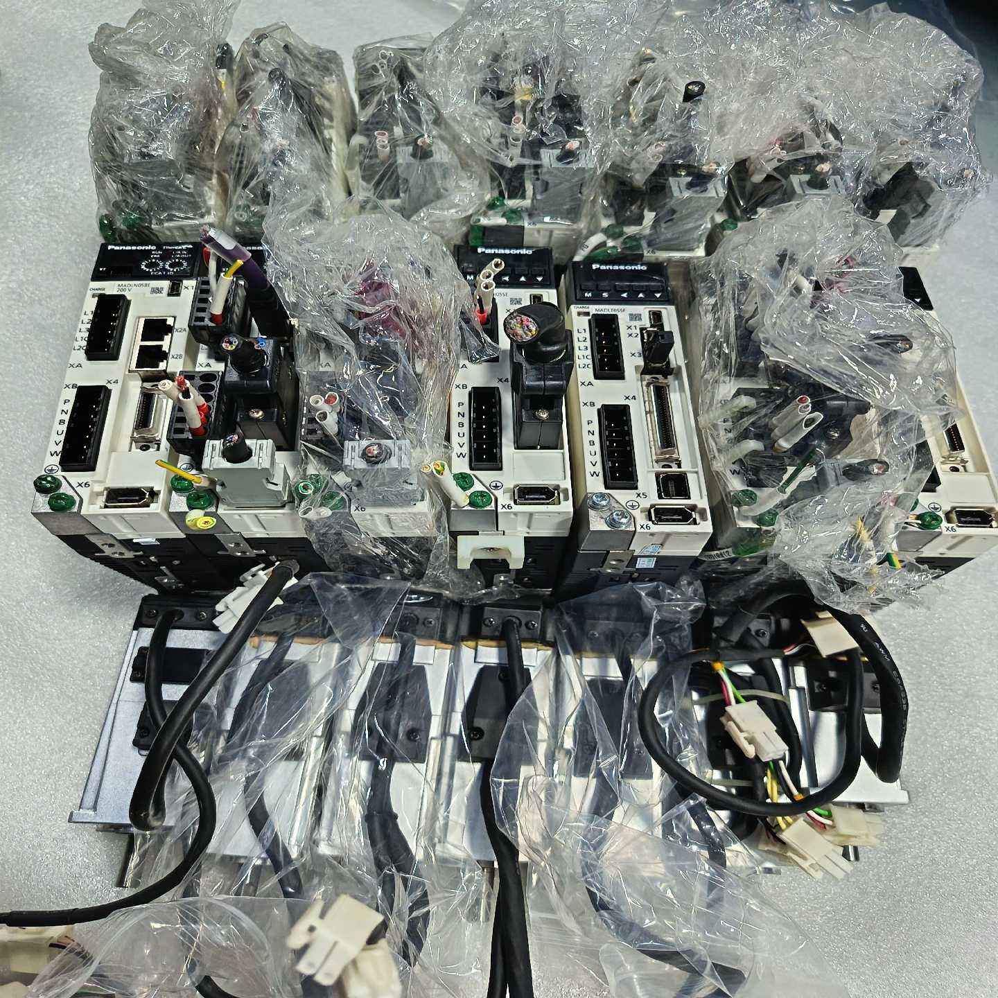 松下A6伺服套装100W，包含驱动器MADLN05BE、MA--议价商品