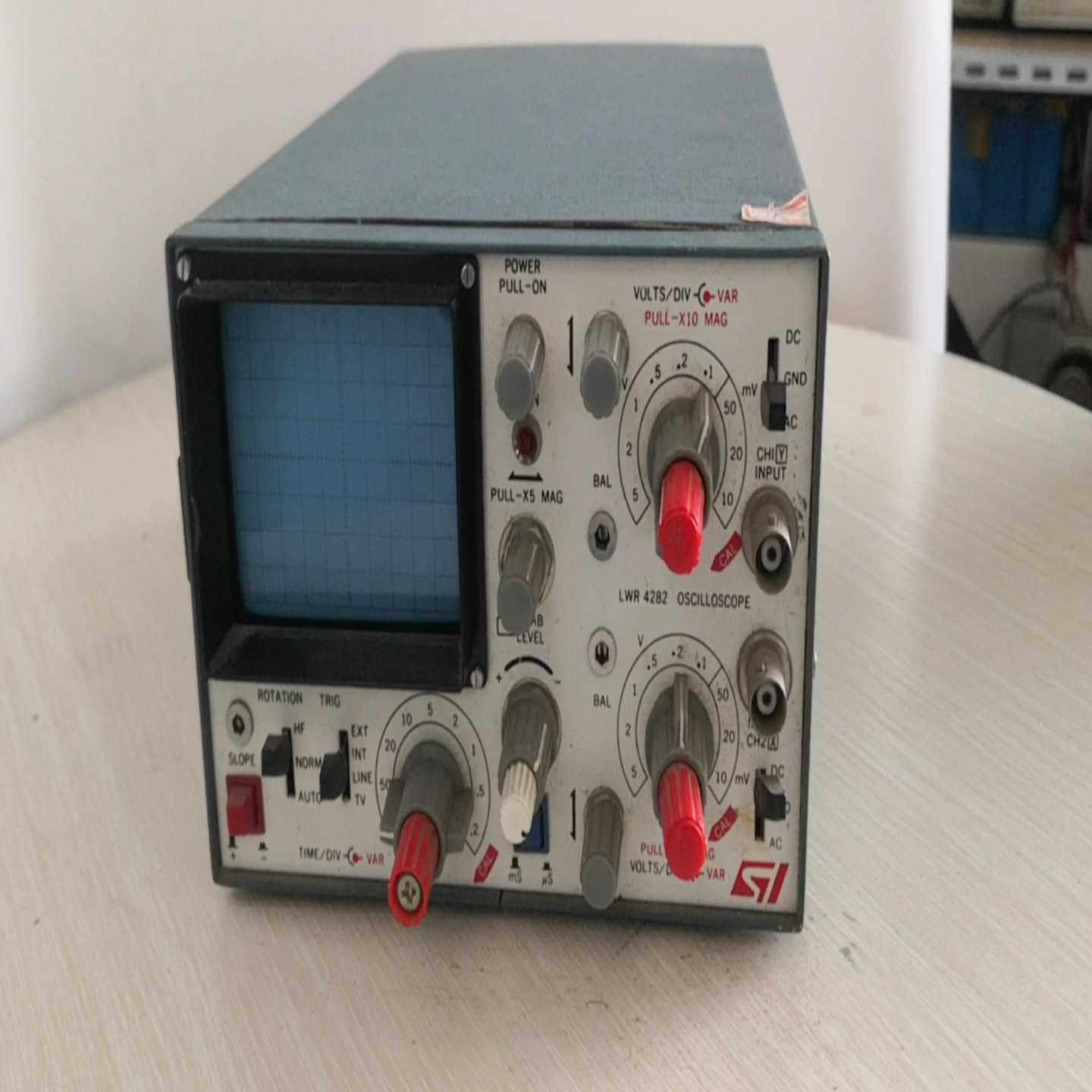 VOLTS/DIVPULL-X10MAG示波器(亚飞商行）