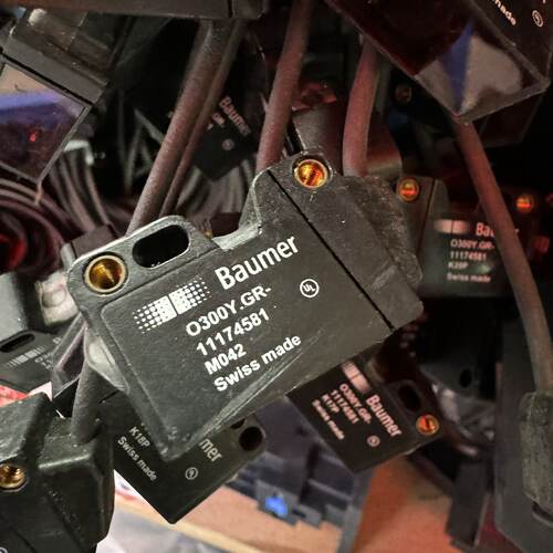 出售Baumer宝盟光电传感器型号O300Y.GR111-议价