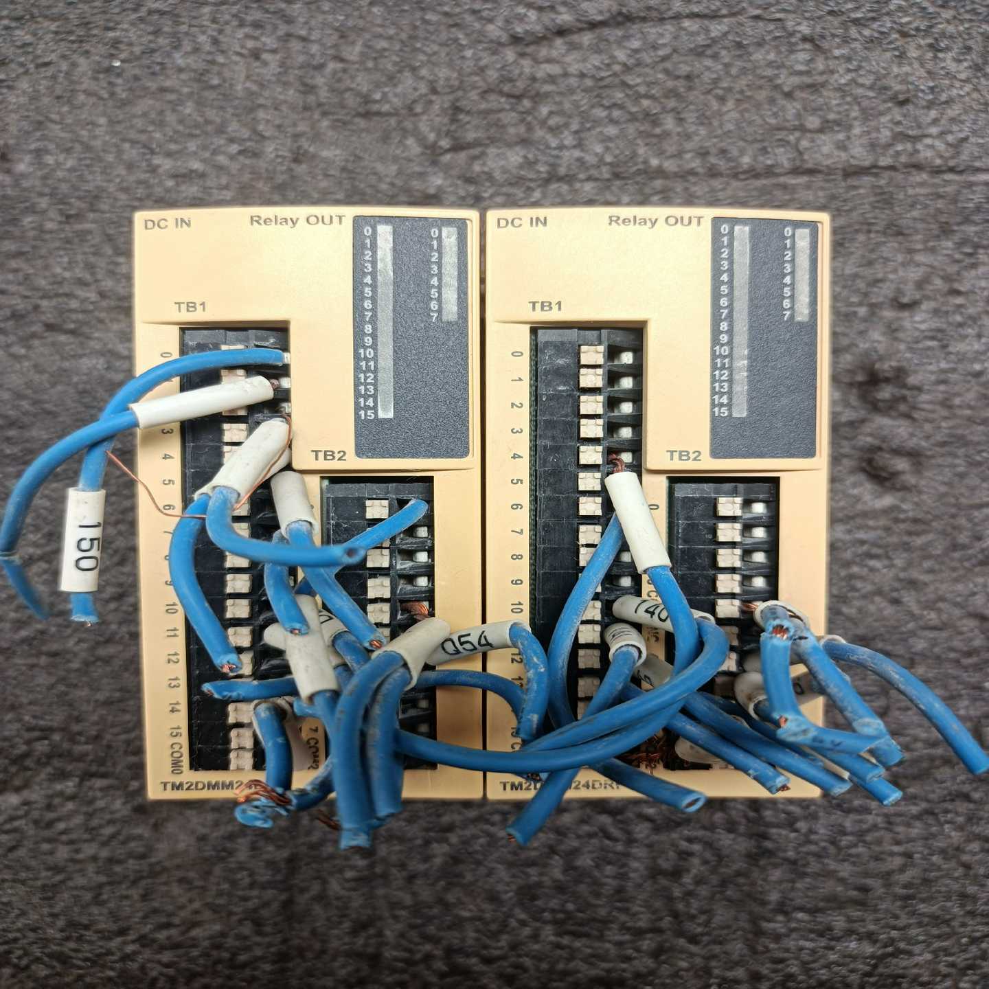 施耐德PLC模块TM2DMM24DRF--议价商品