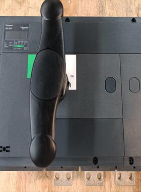 询价装机未通电施耐德INS800A隔离开关