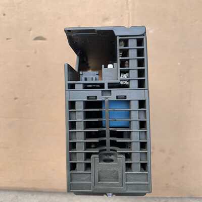施耐德PacDrive LMC212CAA10000，全新正~议价
