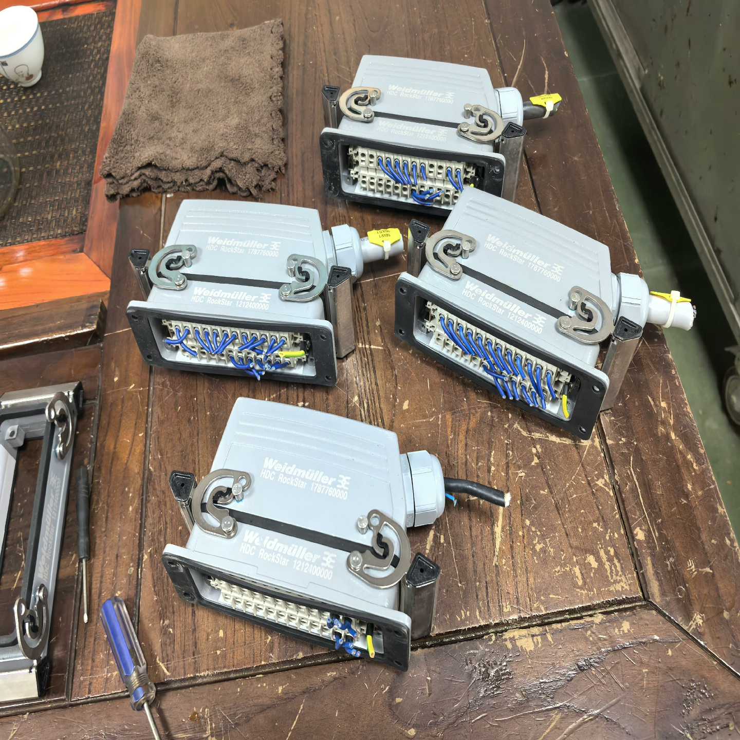 议价魏德米勒重载连接器HDC-HE24MP，500V16A