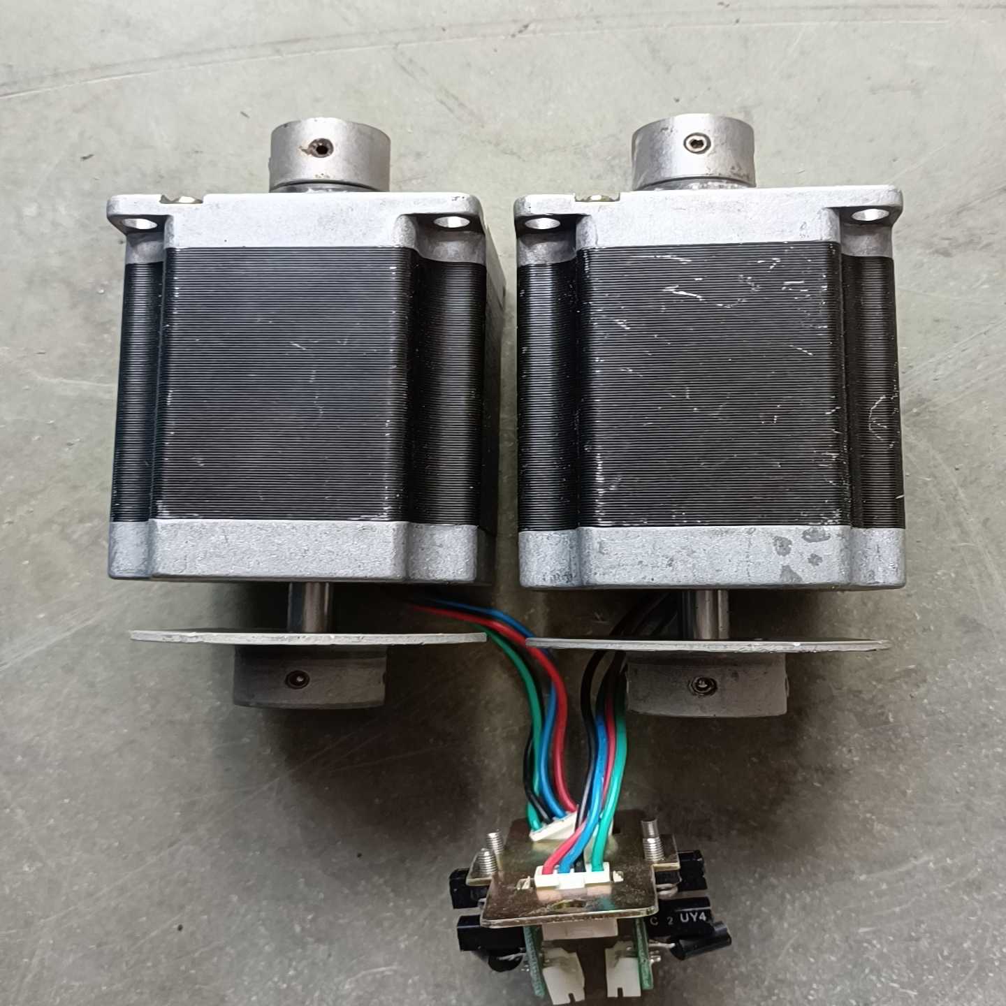 23HS3401电机2个一组有30组左右不