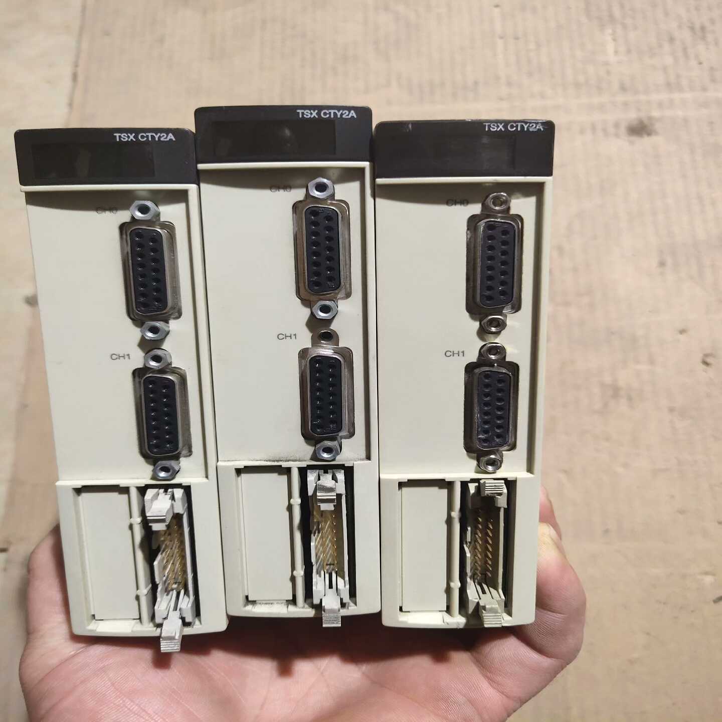 施耐德模块TSXCTY2A二手拆机实物图拍摄功能包好需要的--议价商