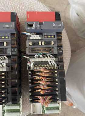 三菱Q系列PLC一套，包含Q61P电源模块、Q04UDVCP--议价商品