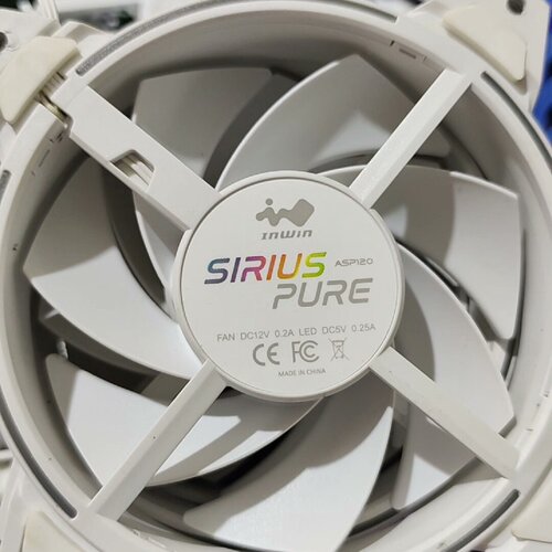 寻“”INWIN迎广天狼星SIRIUSPURE12cm机箱风
