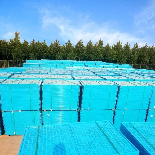 爬架网建筑工地盖楼高层外围钢制金属网片安全网脚手架外架钢板网