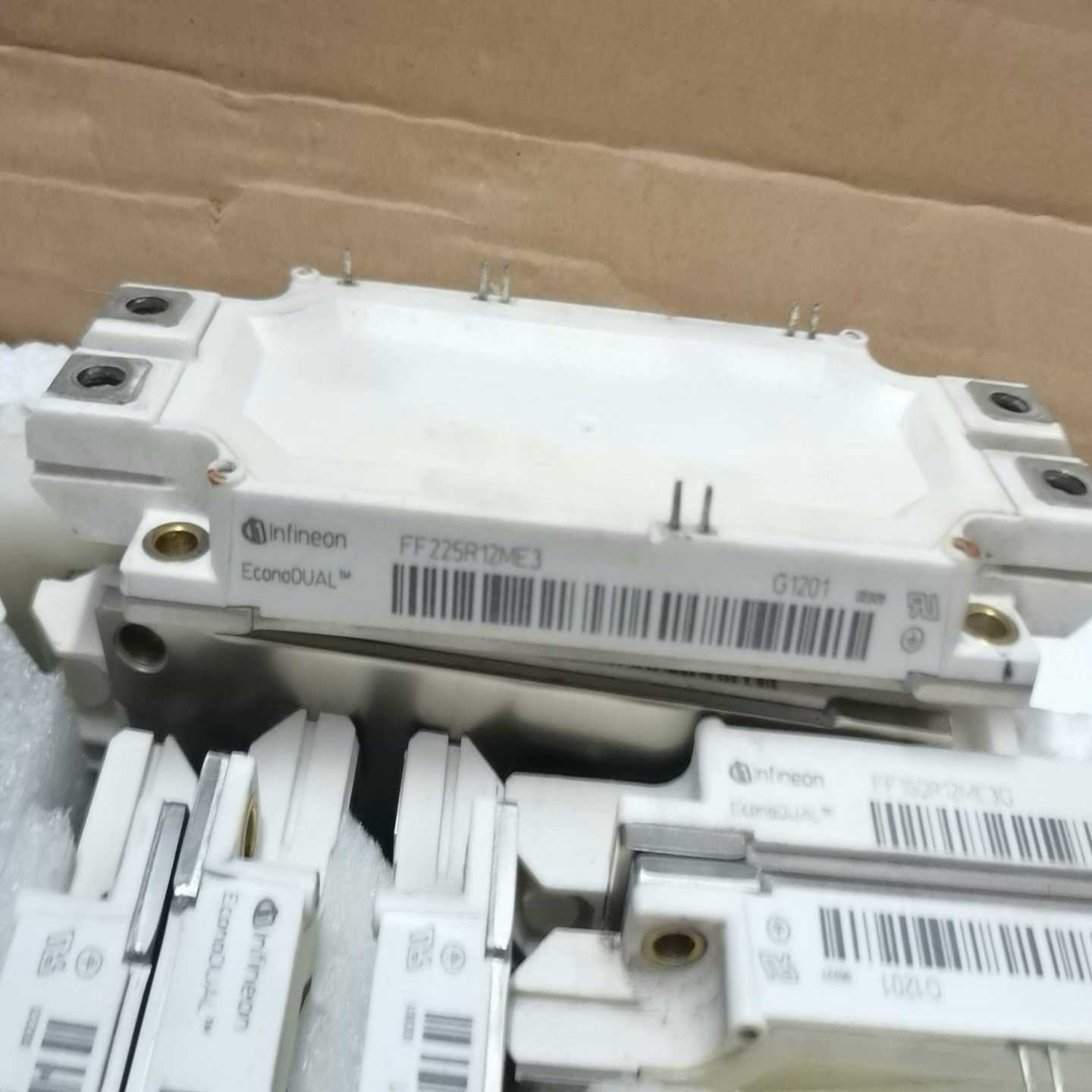 英飞凌模块IGBTff225r12me3成色非常询价