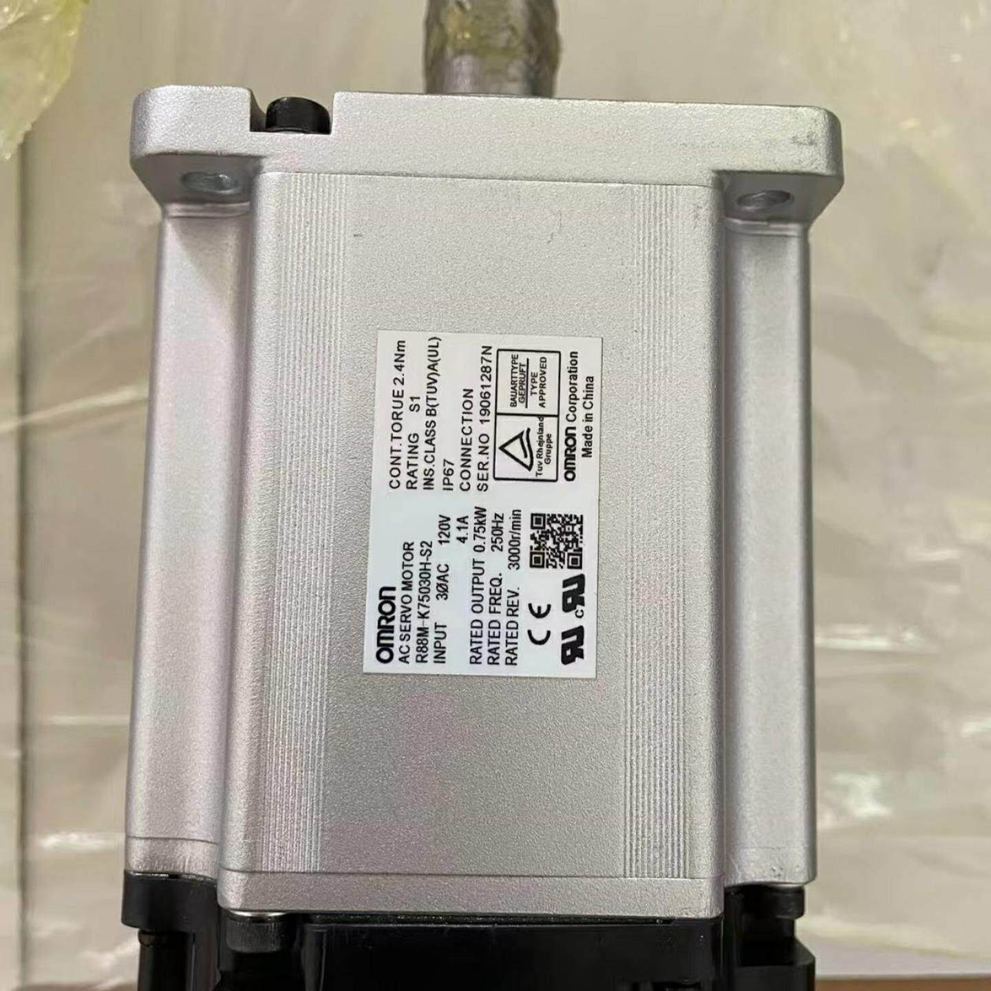 配件R88M-K40030H-S2 R88M-K40030H-S2-Z OMRON伺服马达议价