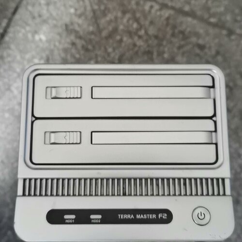 铁威马两盘NAS盒正常使用F2NAS21