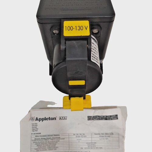 *New no Box* APPLETON PRE316RY Wall Socket Outlet 100130V AC