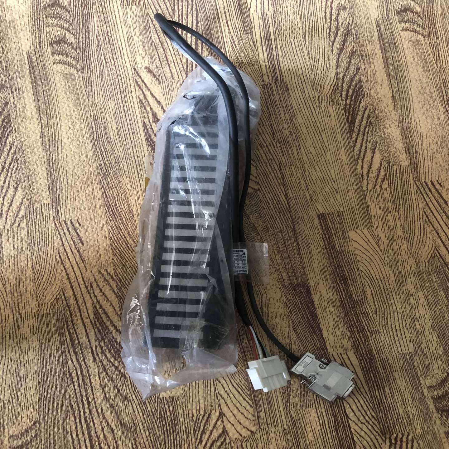 没有包装电机SGLFW-35A230AP。实物询价