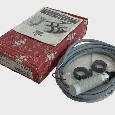 NEW CARLO GAVAZZI CA18CLN12PA CAPACITIVE PROXIMITY SWITCH 10