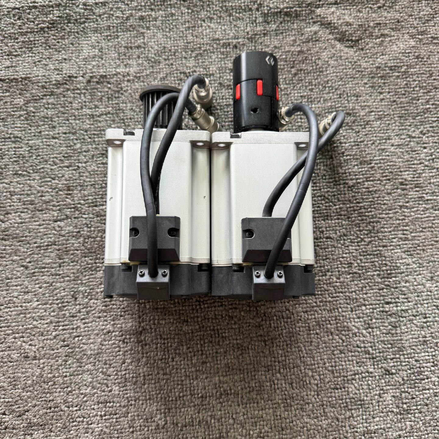 松下伺服电机 MHMD082G1U，0.75KW，输入AC1--议价商品