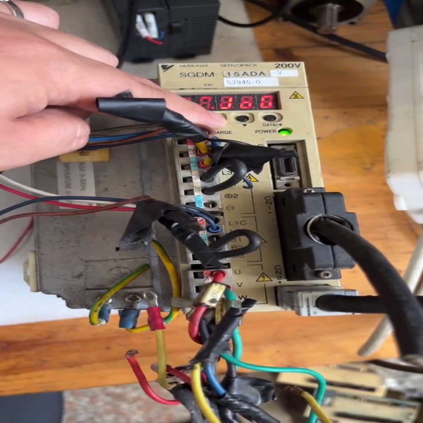 【议价】安川驱动SGDM-15ADA-V实图拍漂亮适用