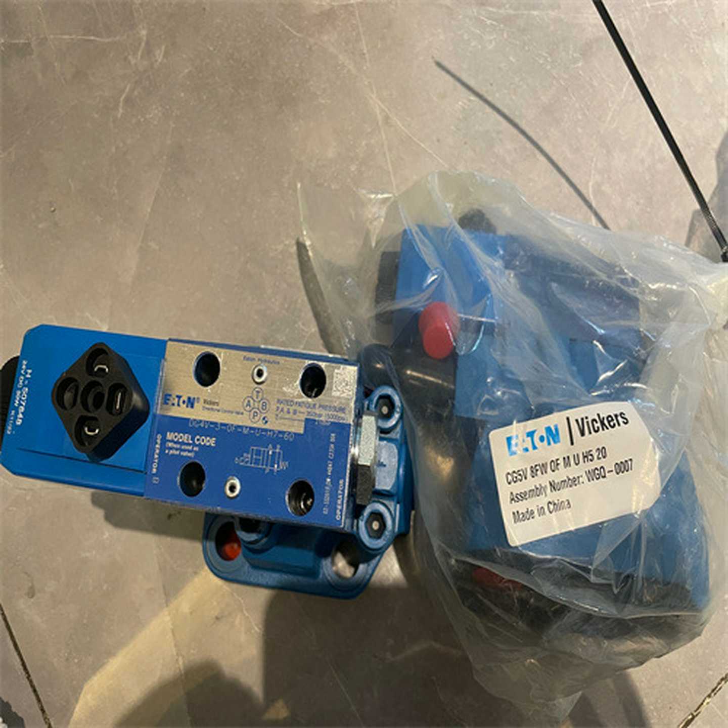 士比例阀现货KBFDG4V-3-2C30N-Z-aM1-PC7-H7-12