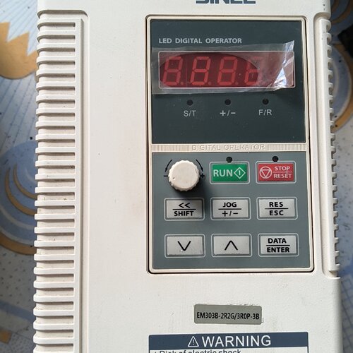 寻I正弦变频器EM303B2R2G3R0P3B2.2KW
