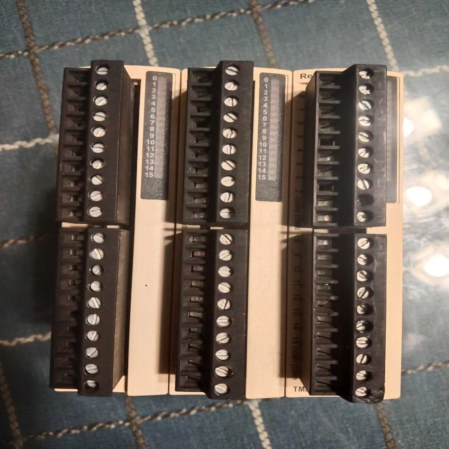 施耐德扩展模块一套TM2DD16DT(1片)TM2DRA1-议价