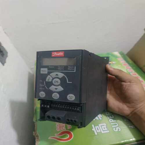 132F0018丹佛斯变频器，功能，九成新成色如图【询价】