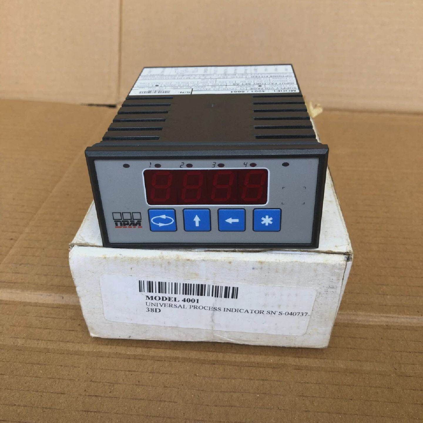 DPM 4001 UNIVERSAL PROCESS INDICATOR