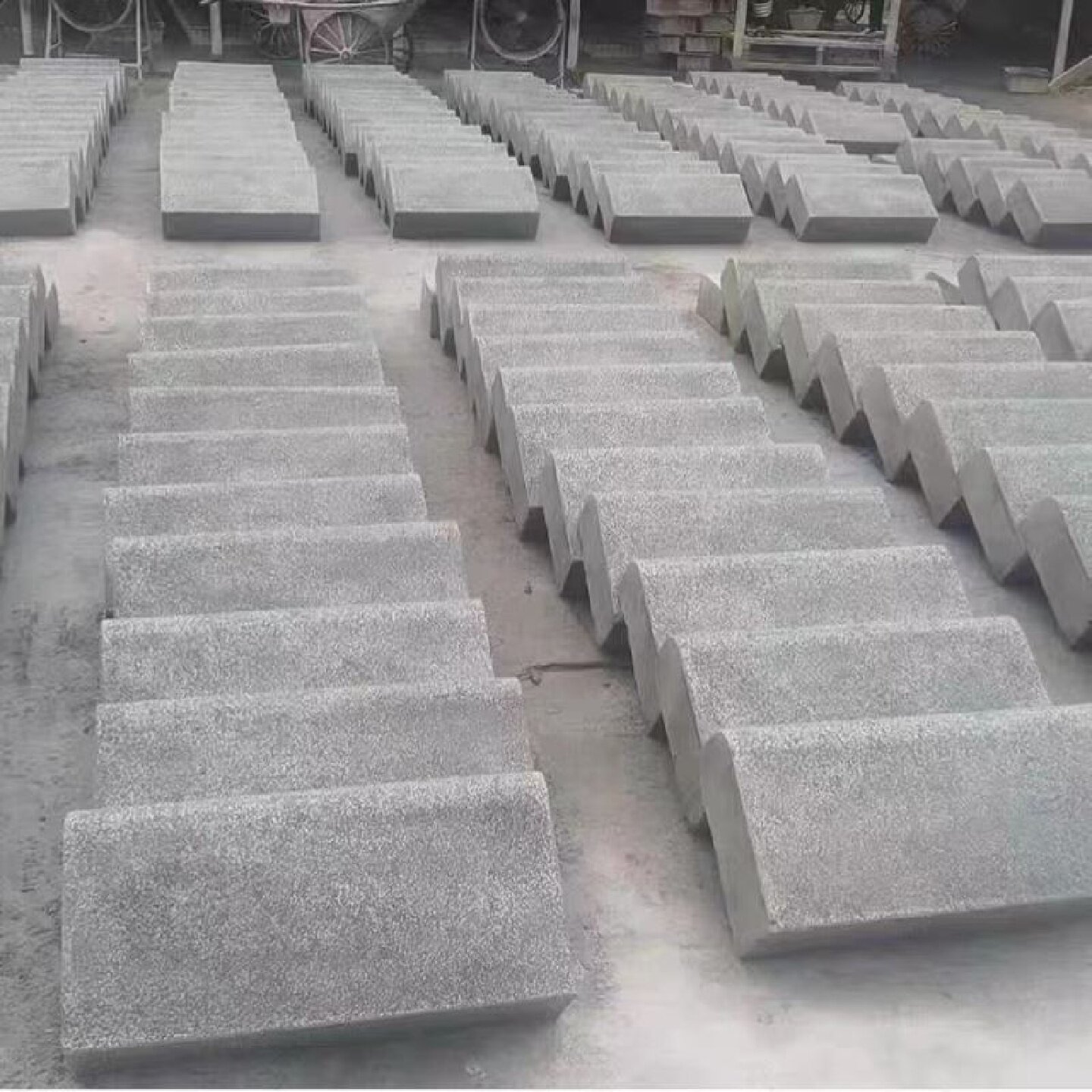 PC仿石路沿石路缘石PC仿石材道牙仿花岗岩路侧石平石路牙石芝麻灰
