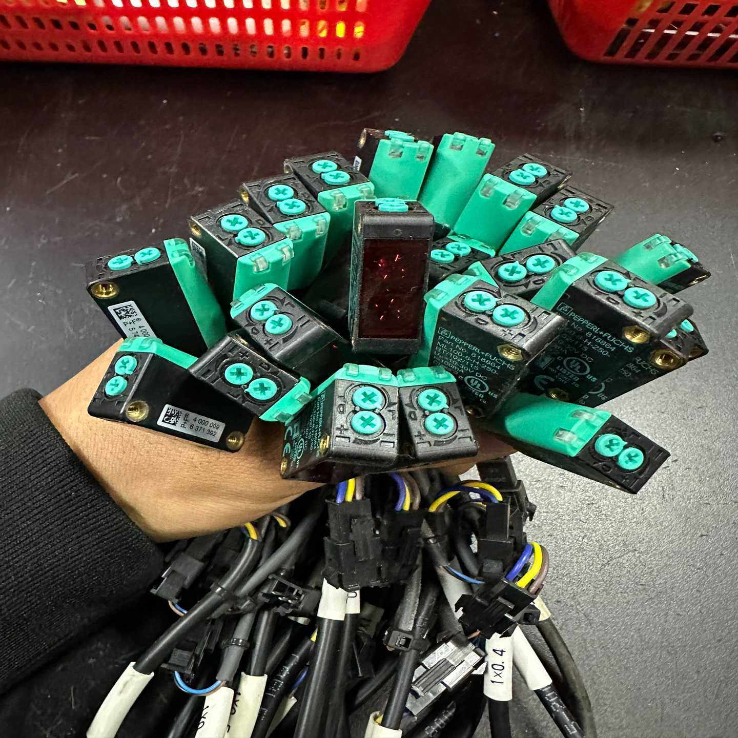 21个倍加福漫反射光电开关ML-100-8-H-250-【询价】