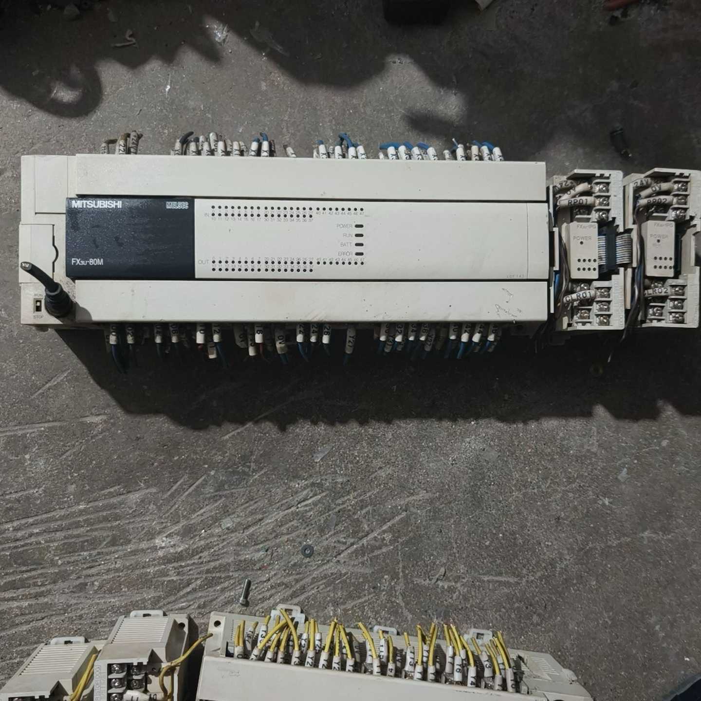 三菱FX3U-80MR/ES-APLC控制器，拆机带2个副--议价商品
