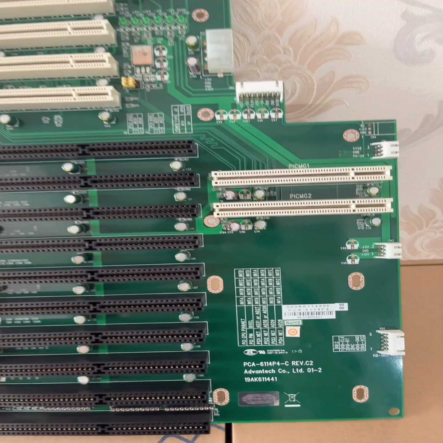 成色新，研华工控机底板PCA-6114P4-CREV.询价