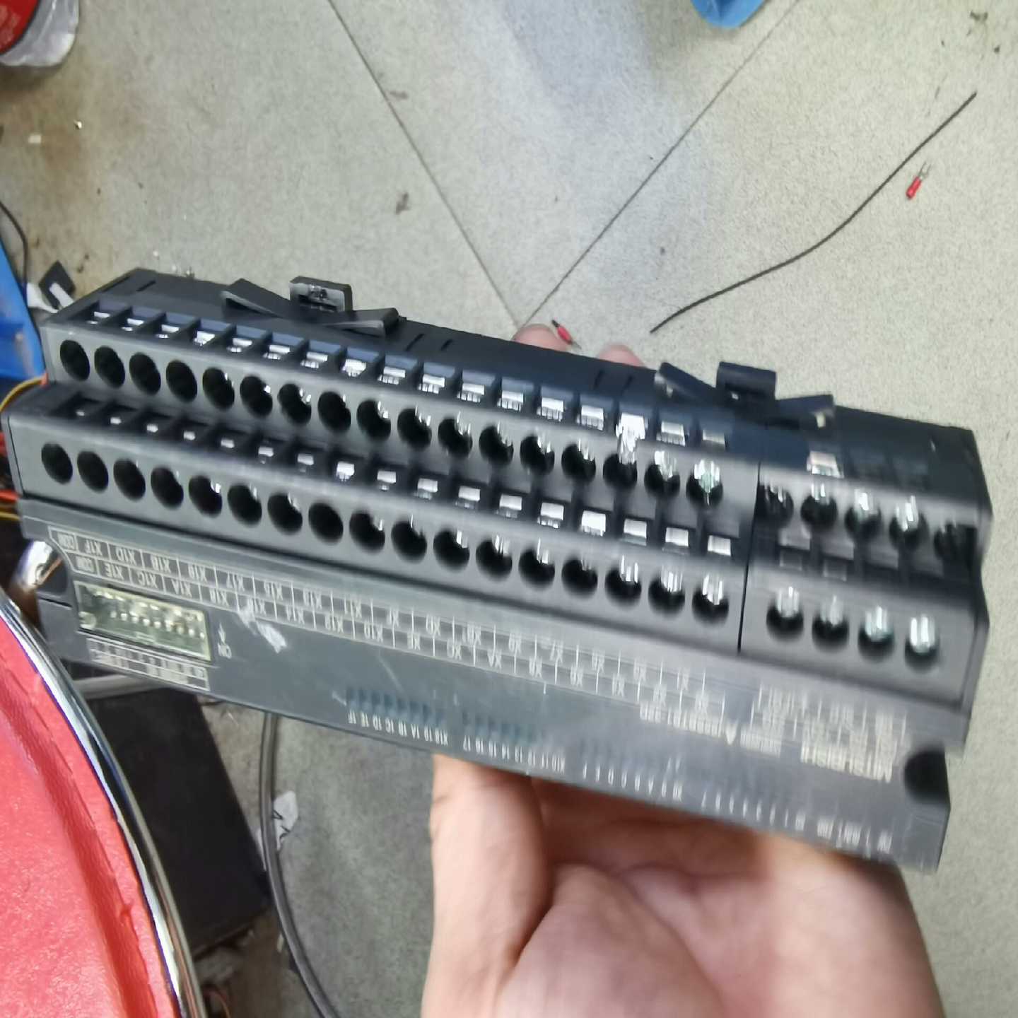 议价三菱AJ65SBTB1-32D，实物如图，实物拍摄，功能包好