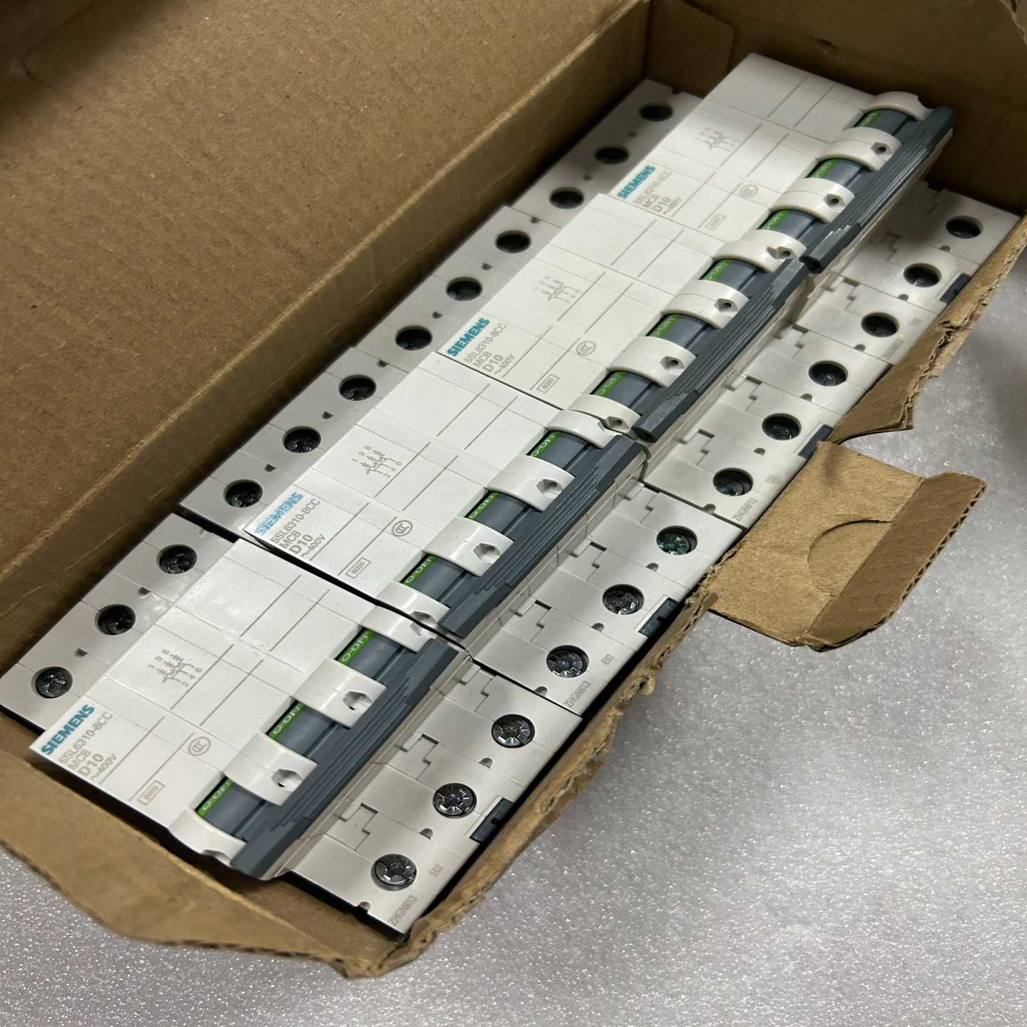 出西门子小型断路器5SL6310-8CC，全新正品！3PD--议价商品