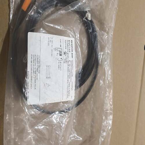 (议价)IFM易福门M8三芯弯插连接线EVC144耐油耐腐蚀