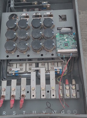 寻“”拆机变频器WIN9P093t493KW380V不