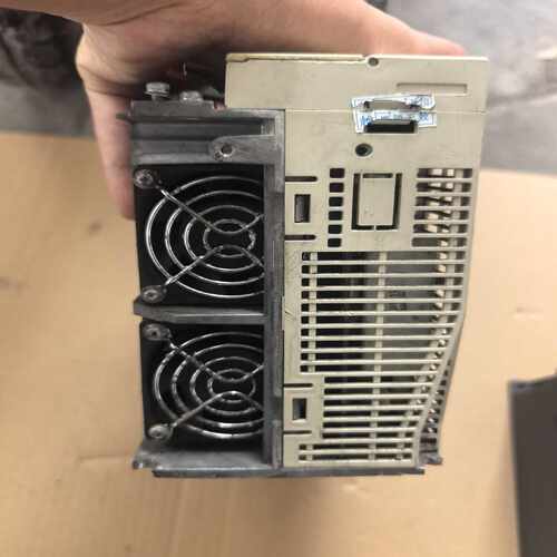 咨询-安川驱动器SGDM-30ADA-V完好图片实物！