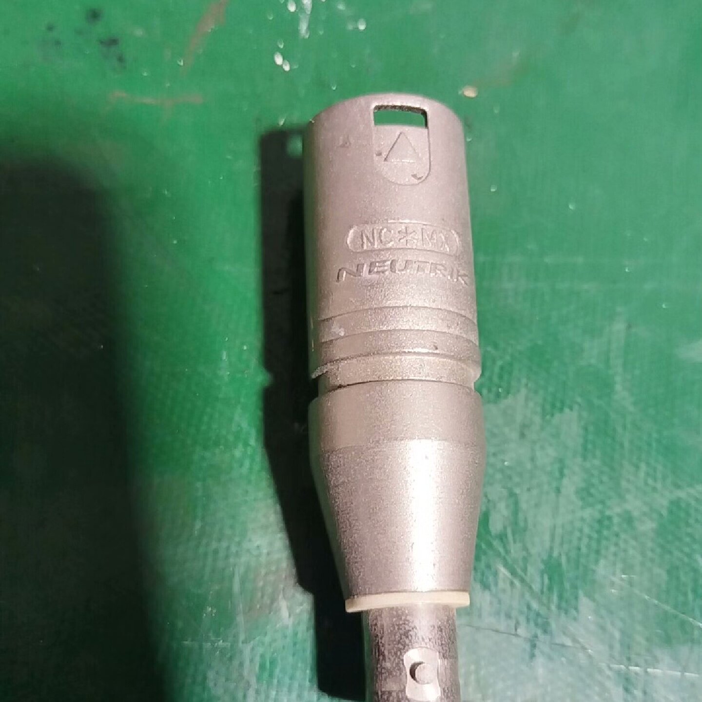询价*NEUTRIK纽崔克三芯公卡侬转BNC一体转接器插头正