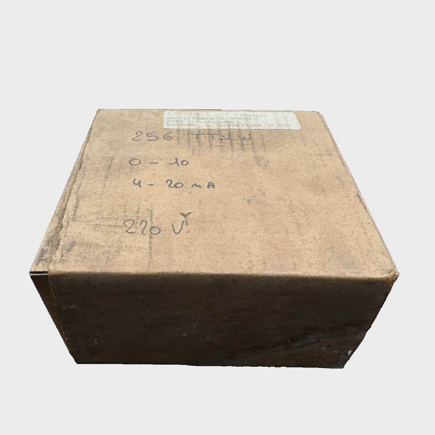 Crompton Instruments 256TTVW 010 420mA 220V Measurement Conv