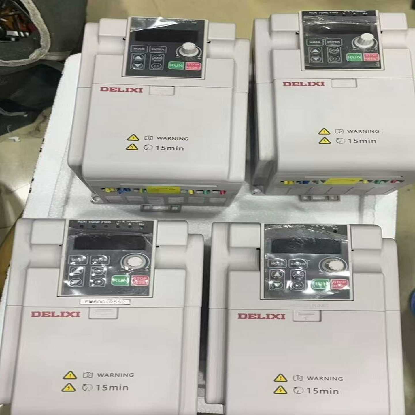 德力西变频器CDI-EM60G1R5S2，单相220V输入输-议价