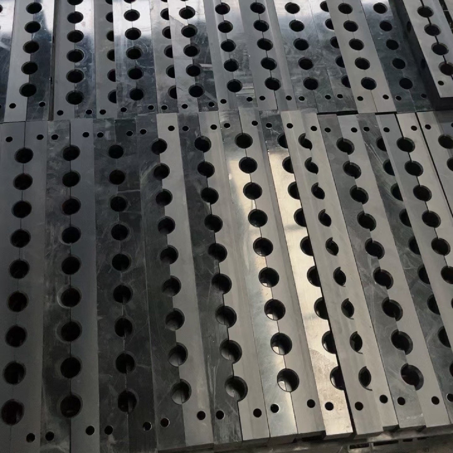 鸿燃精工超高聚乙烯pe管夹分子电缆管线夹多孔位压线板尼龙固定夹,橡塑材料及制品,PP板,淘宝优惠券,粉丝福利购,淘宝优惠卷