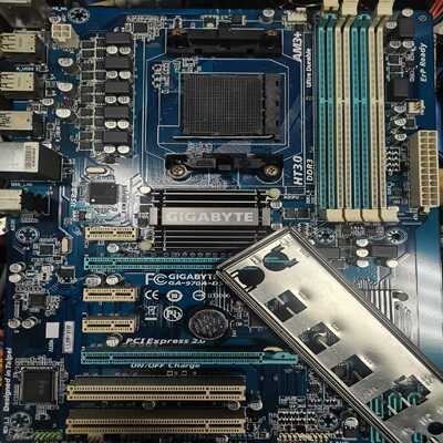 技嘉GA-970A-DS3主板，双通道4内存插槽，双显卡交火--议价商品