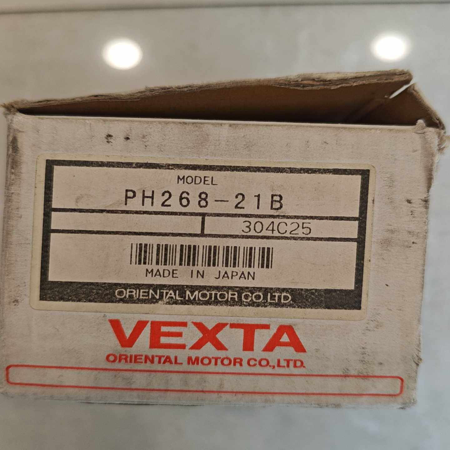 全新日本VEXTA东方步进电机PH268-21B，型号304--议价商品