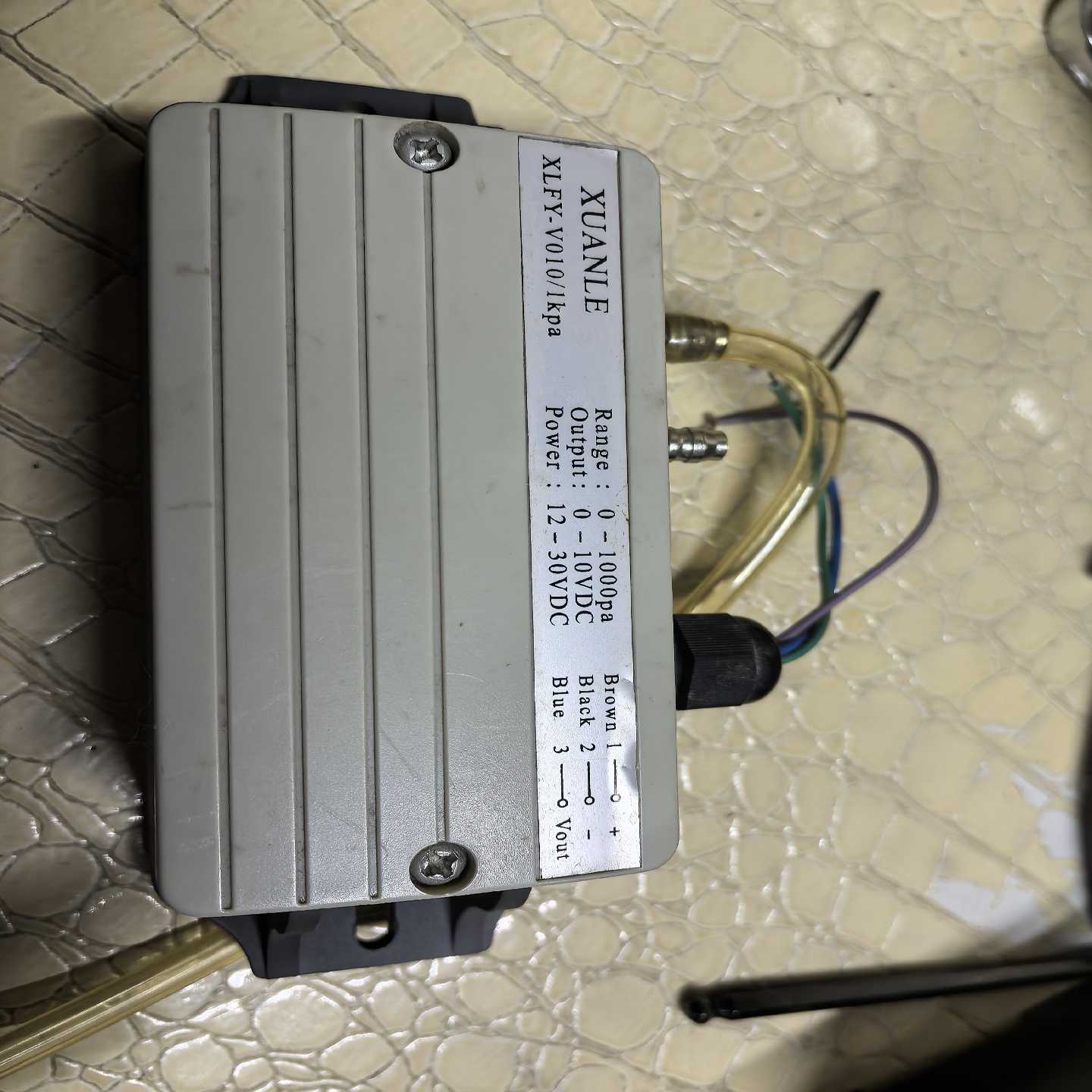 XUANLE，风压传感器，成色如图，功能正常，260顺丰~询价