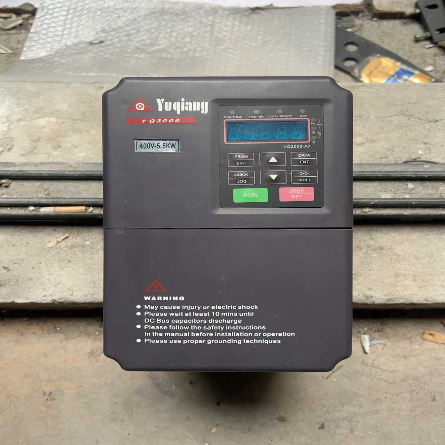 誉强变频器YQ3000G7-405R5G/7R5P功率5询价