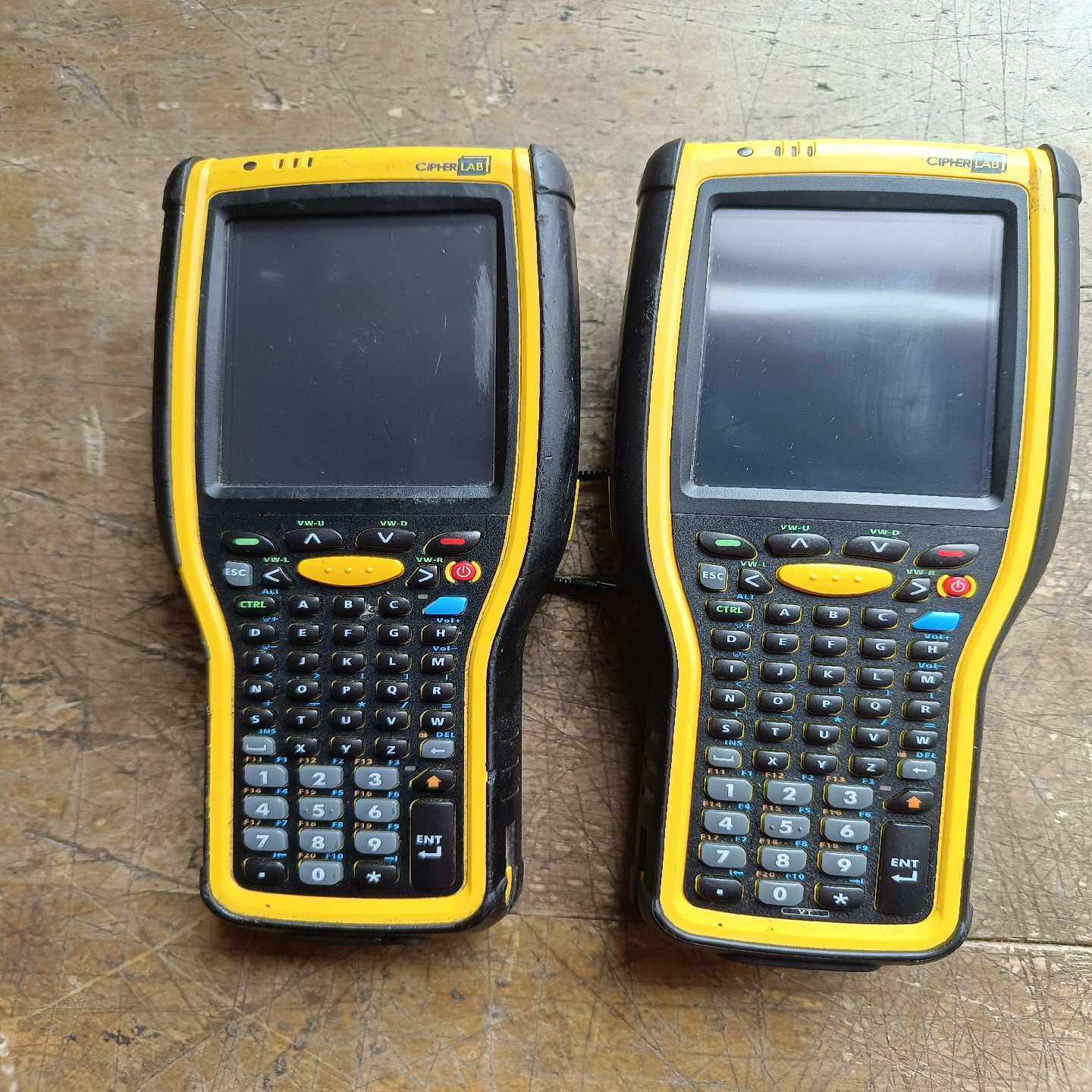 欣技9700数据采集器功能正常成色如图只有二台哦的赶紧下询价