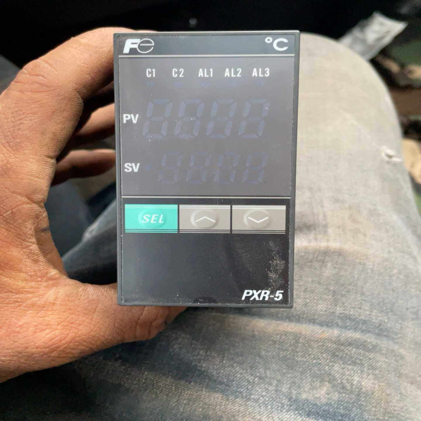 PXR5TCY1-8V0C2-A，日本富士温控器全新的--议价商品