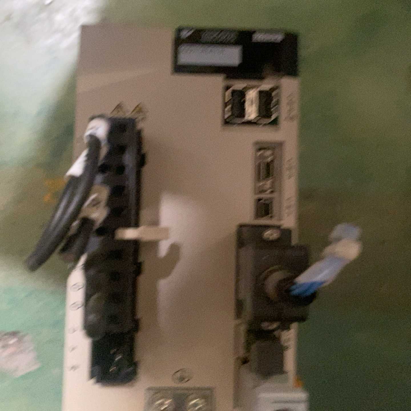 议价SGDV-5R5A11A。750W安川伺服驱动器,二手拆机现