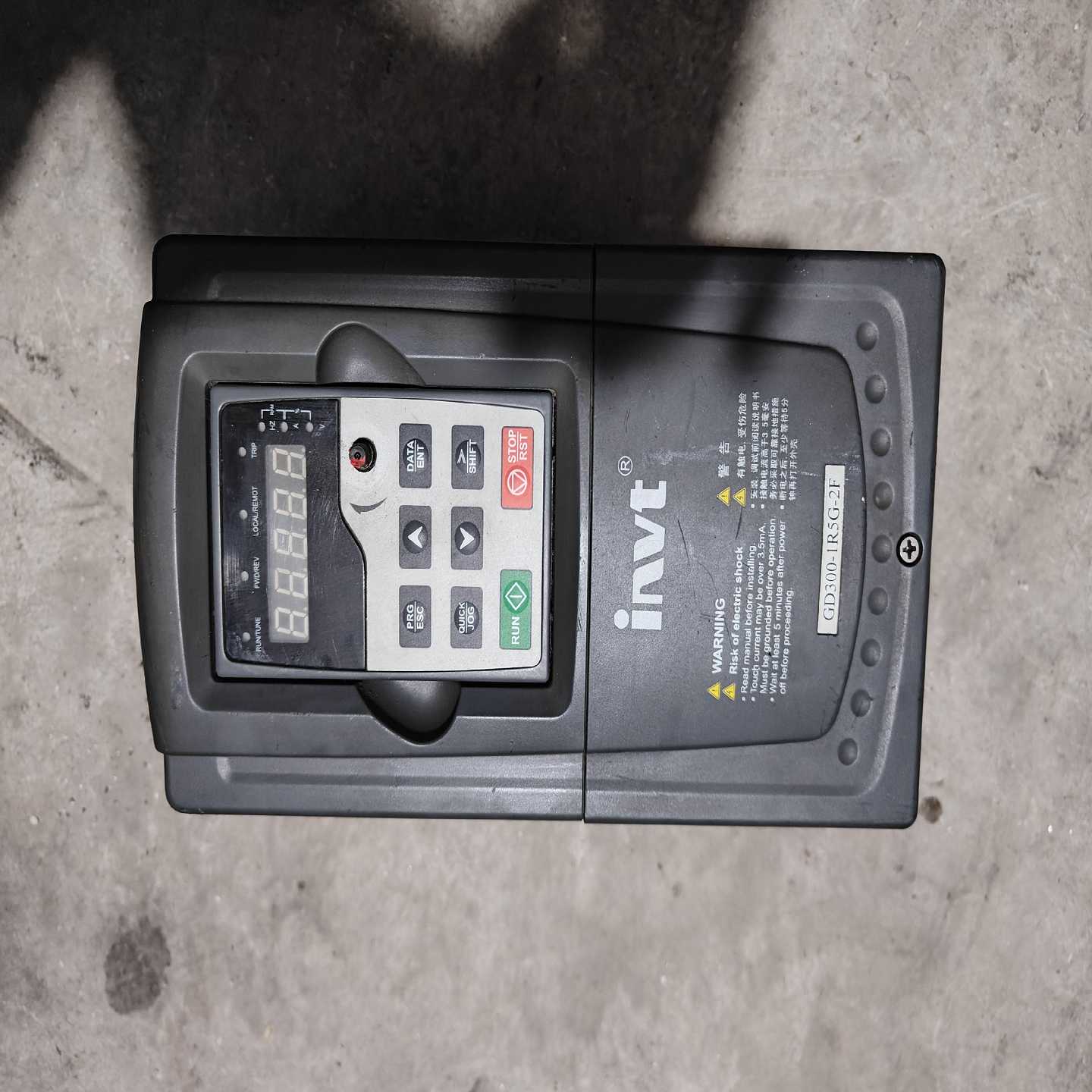 英威腾变频器gd300-1r5g-2  1.5kw  220（地坛设备）