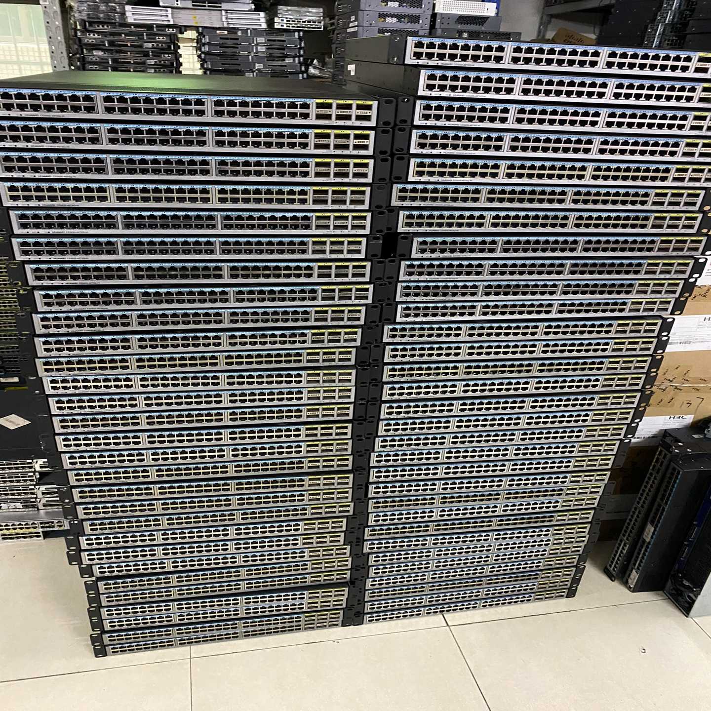 华为 CE6850-48T6Q-HI 48口万兆电口 6口4~议价