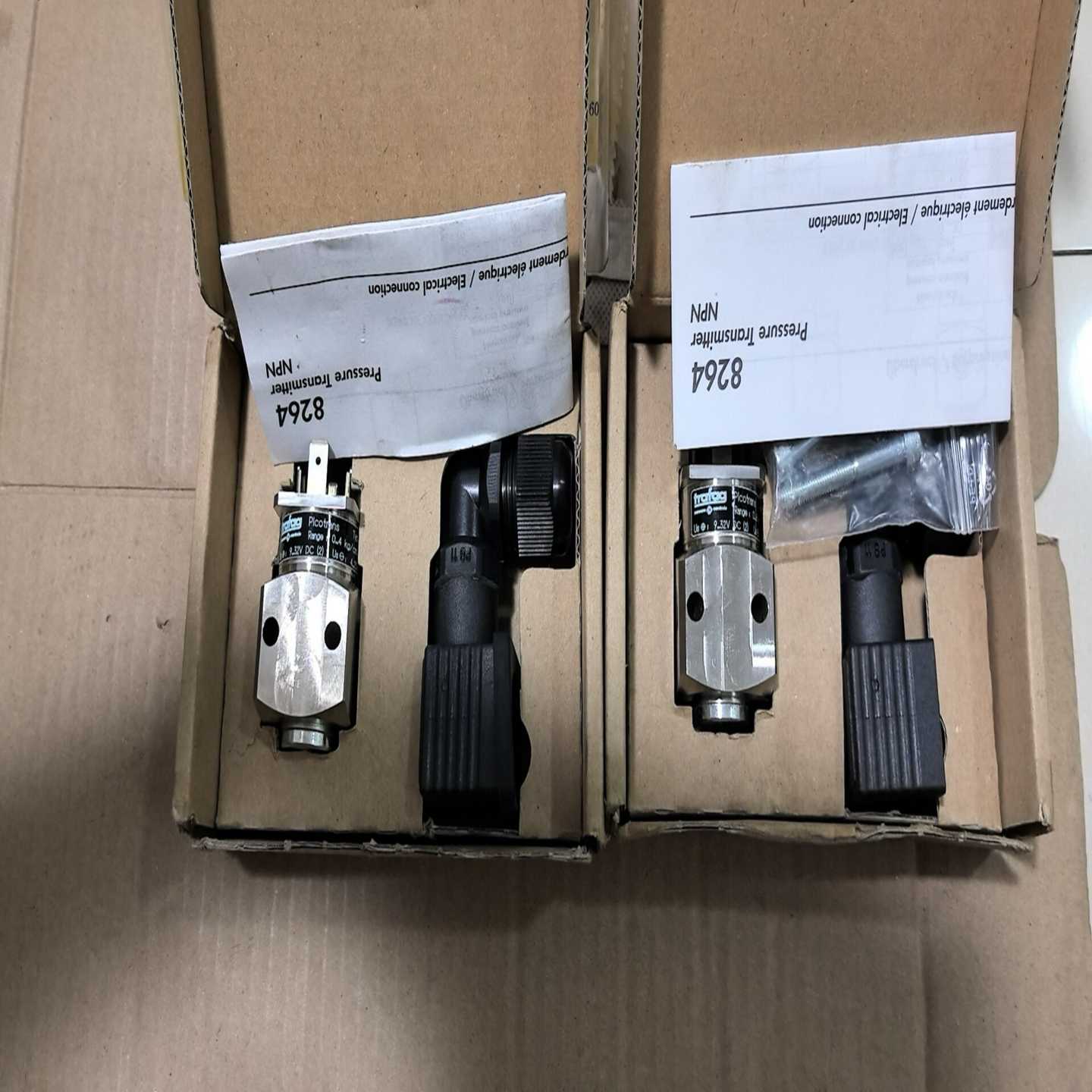 8264.76.2510TRAFAG压力传感器0-4ba询价