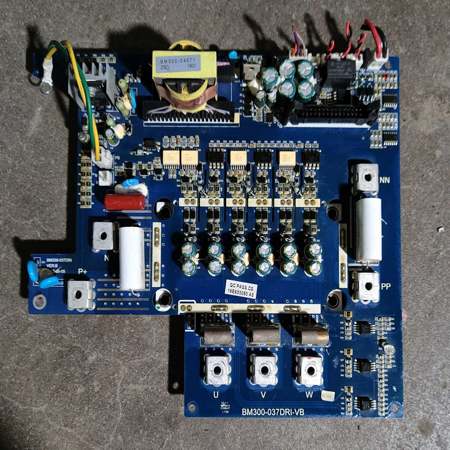 询价变频器驱动板BM300-037DRI-VB带模块，上机测试正