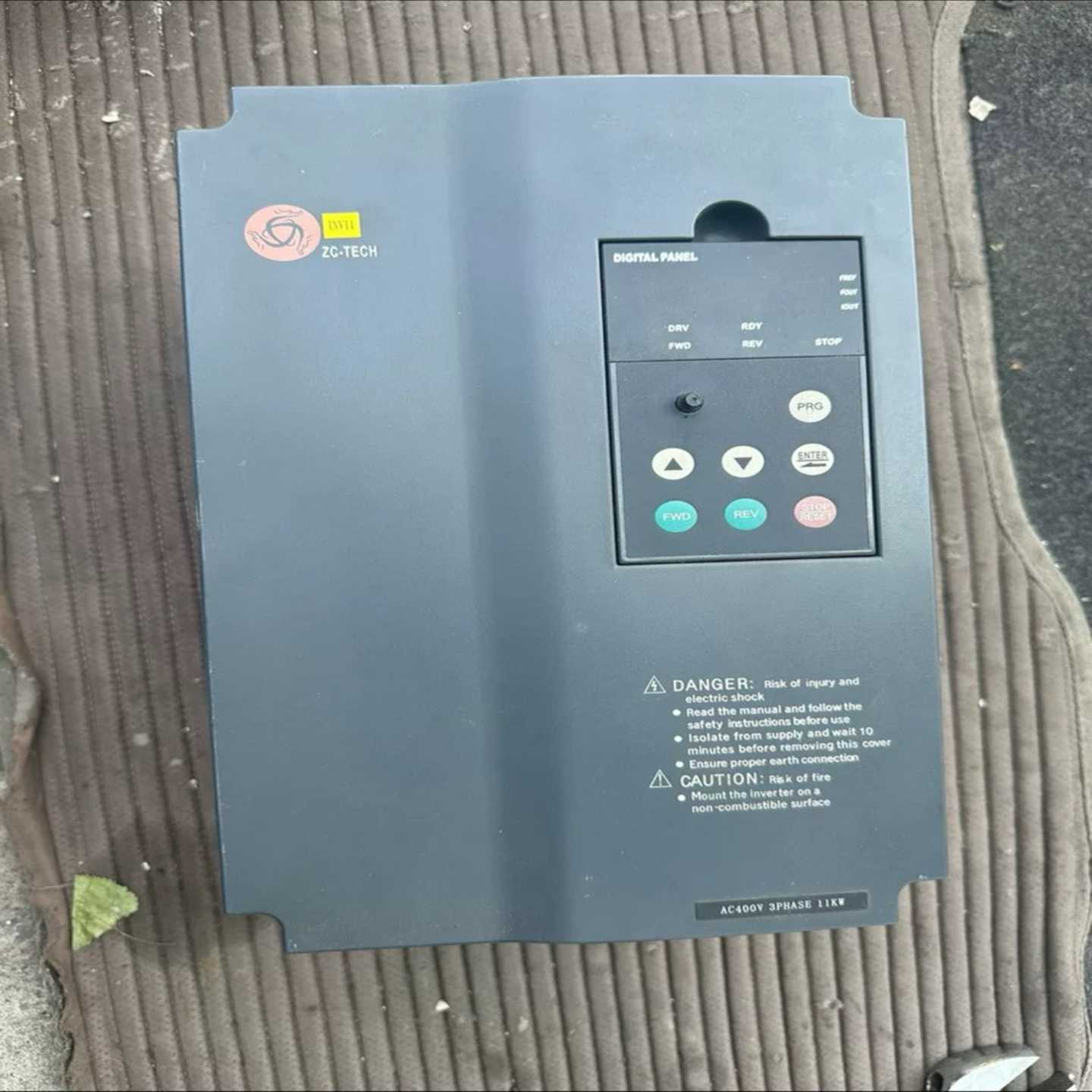 询价众辰变频器原装拆机HLC11FS-3，11千瓦变频器。380议价